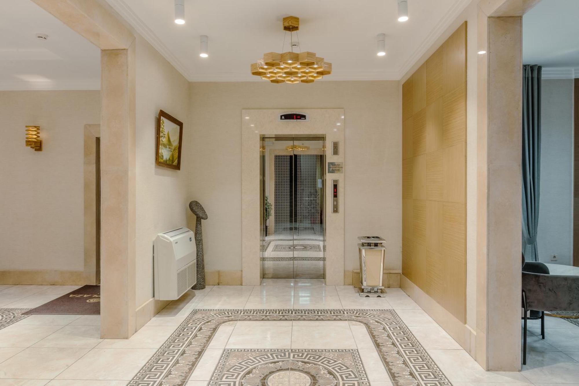 Infinity Plaza Hotel Atyrau Exterior photo
